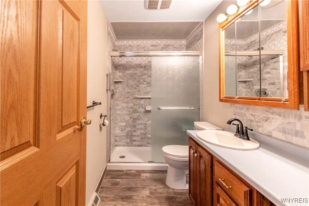 21 Francine Lane, Cheektowaga, New York 14227, Cheektowaga, New York 14227, 3 Bedrooms Bedrooms, 6 Rooms Rooms,1 BathroomBathrooms,Residential,Closed,21 Francine Lane, Cheektowaga, New York 14227,B1604878