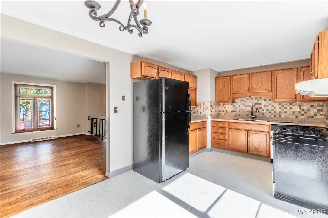 21 Francine Lane, Cheektowaga, New York 14227, Cheektowaga, New York 14227, 3 Bedrooms Bedrooms, 6 Rooms Rooms,1 BathroomBathrooms,Residential,Closed,21 Francine Lane, Cheektowaga, New York 14227,B1604878
