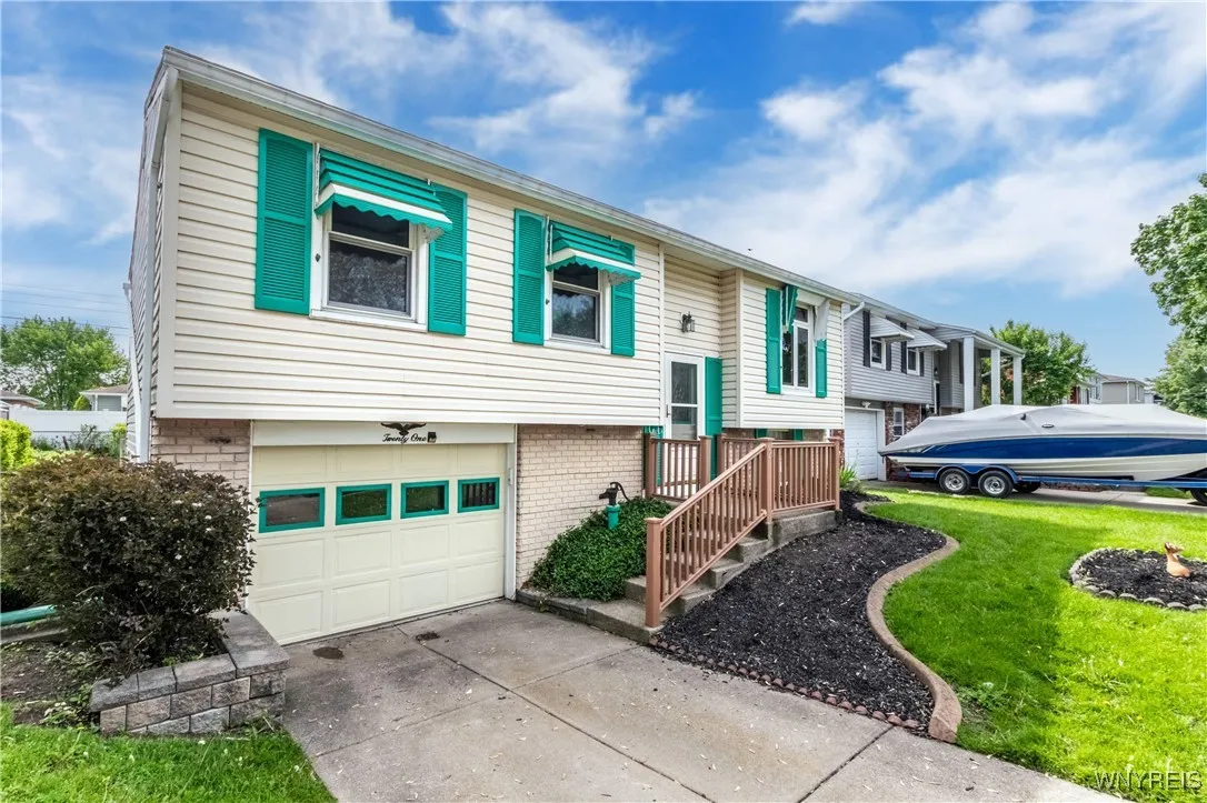 21 Francine Lane, Cheektowaga, New York 14227, Cheektowaga, New York 14227, 3 Bedrooms Bedrooms, 6 Rooms Rooms,1 BathroomBathrooms,Residential,Closed,21 Francine Lane, Cheektowaga, New York 14227,B1604878