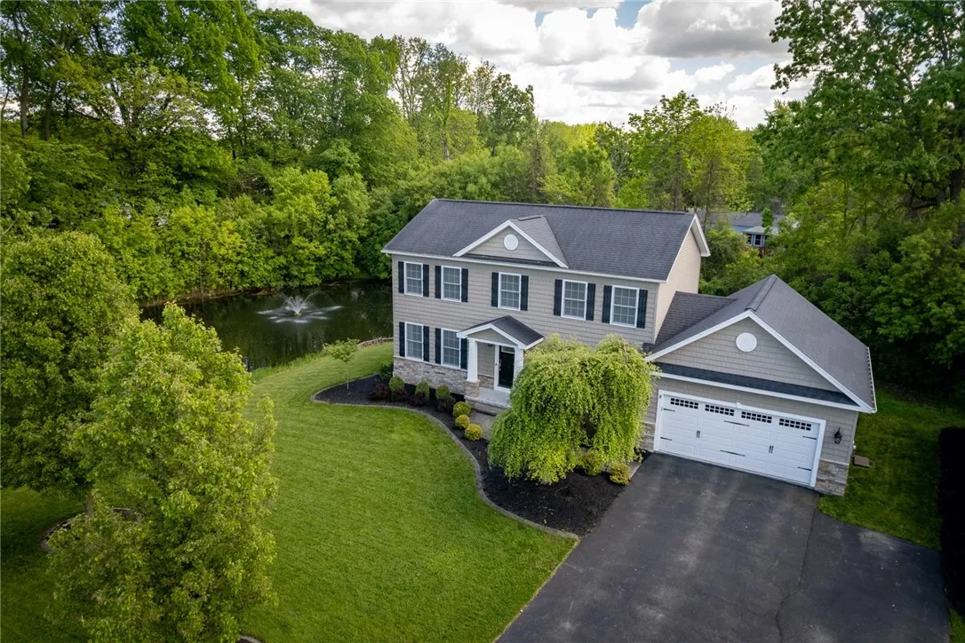 8 Kings Way, Chili, New York 14624, Chili, New York 14624, 4 Bedrooms Bedrooms, 11 Rooms Rooms,2 BathroomsBathrooms,Residential,Closed,8 Kings Way, Chili, New York 14624,R1610194