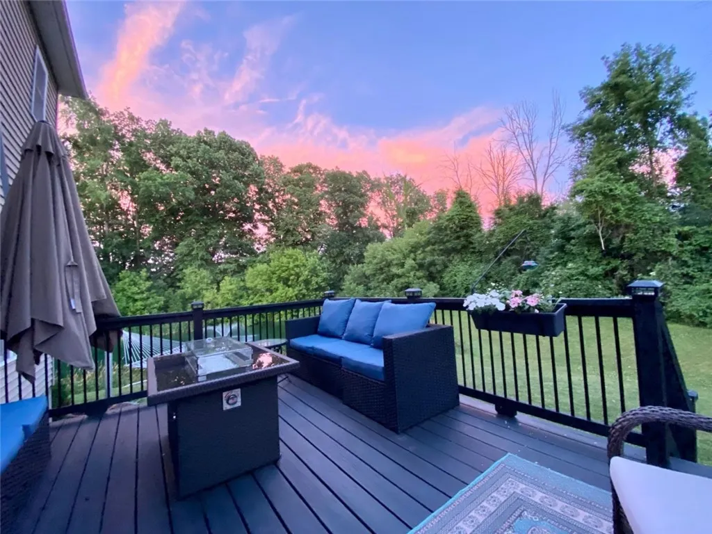8 Kings Way, Chili, New York 14624, Chili, New York 14624, 4 Bedrooms Bedrooms, 11 Rooms Rooms,2 BathroomsBathrooms,Residential,Closed,8 Kings Way, Chili, New York 14624,R1610194
