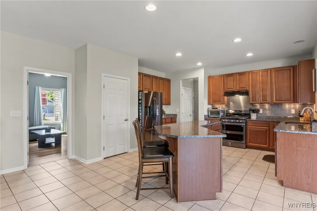 52 Apple Blossom Boulevard, Lancaster, New York 14, Lancaster, New York 14086, 5 Bedrooms Bedrooms, 10 Rooms Rooms,3 BathroomsBathrooms,Residential,Closed,52 Apple Blossom Boulevard, Lancaster, New York 14,0,B1610224