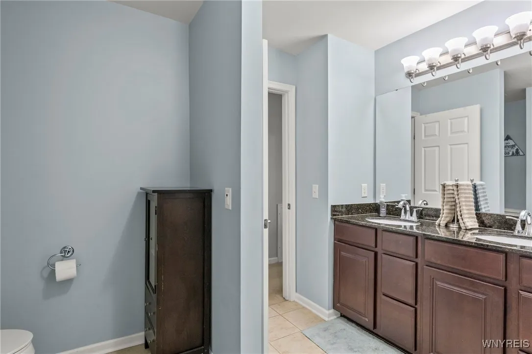 52 Apple Blossom Boulevard, Lancaster, New York 14, Lancaster, New York 14086, 5 Bedrooms Bedrooms, 10 Rooms Rooms,3 BathroomsBathrooms,Residential,Closed,52 Apple Blossom Boulevard, Lancaster, New York 14,0,B1610224