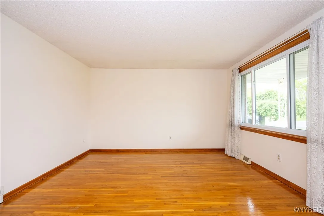 4314 Elmwood Avenue, Hamburg, New York 14219, Hamburg, New York 14219, 3 Bedrooms Bedrooms, 6 Rooms Rooms,1 BathroomBathrooms,Residential,Closed,4314 Elmwood Avenue, Hamburg, New York 14219,B1610085