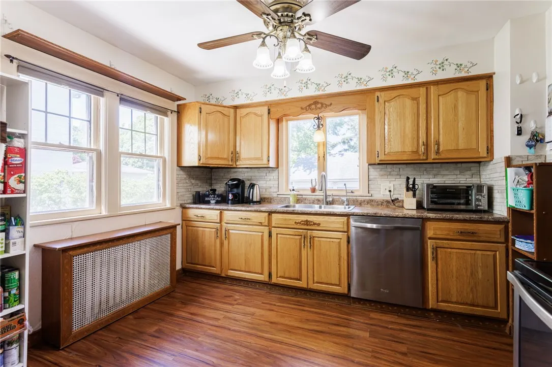 1039 Winona Boulevard, Irondequoit, New York 14617, Irondequoit, New York 14617, 5 Bedrooms Bedrooms, 9 Rooms Rooms,3 BathroomsBathrooms,Residential,Closed,1039 Winona Boulevard, Irondequoit, New York 14617,R1608773