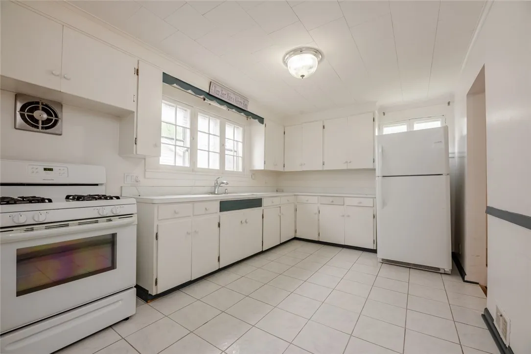 46 Potomac Street, Rochester, New York 14611, Rochester, New York 14611, 3 Bedrooms Bedrooms, 6 Rooms Rooms,1 BathroomBathrooms,Residential,Closed,46 Potomac Street, Rochester, New York 14611,R1610038