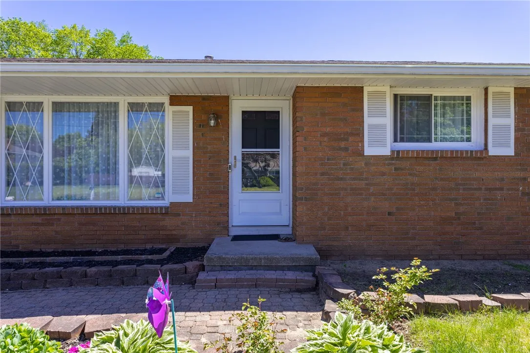 62 Frandee Lane, Greece, New York 14626, Greece, New York 14626, 3 Bedrooms Bedrooms, 6 Rooms Rooms,2 BathroomsBathrooms,Residential,Closed,62 Frandee Lane, Greece, New York 14626,R1610258