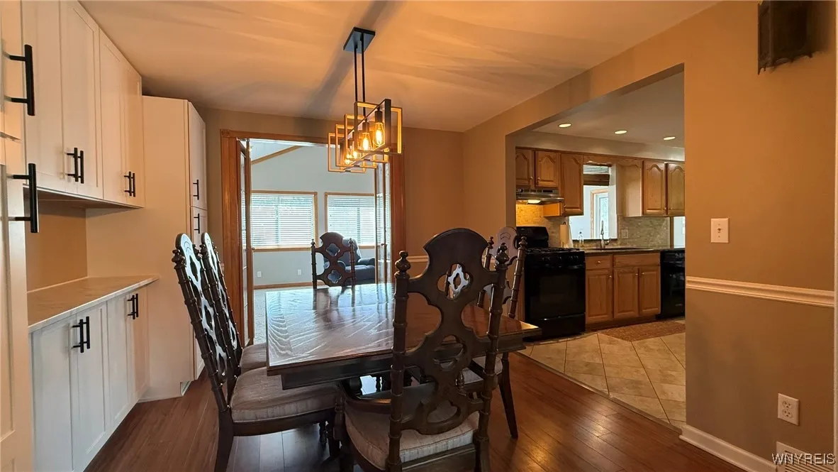 1031 Baseline Road, Grand Island, New York 14072, Grand Island, New York 14072, 3 Bedrooms Bedrooms, 10 Rooms Rooms,1 BathroomBathrooms,Residential,Closed,1031 Baseline Road, Grand Island, New York 14072,B1609132