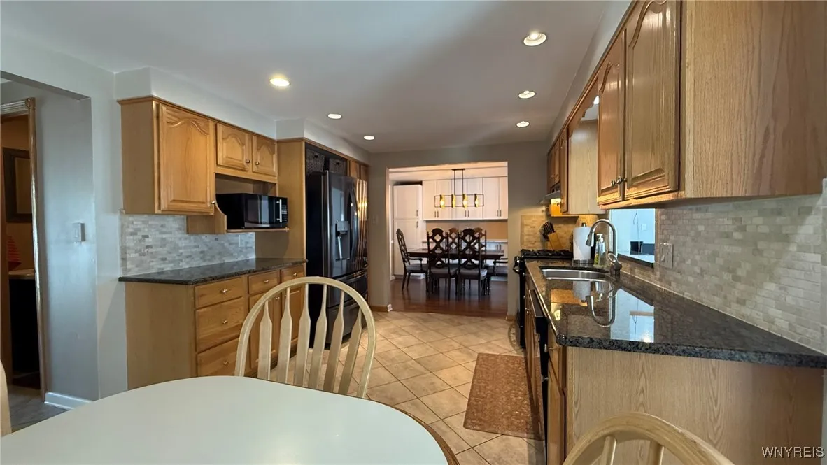 1031 Baseline Road, Grand Island, New York 14072, Grand Island, New York 14072, 3 Bedrooms Bedrooms, 10 Rooms Rooms,1 BathroomBathrooms,Residential,Closed,1031 Baseline Road, Grand Island, New York 14072,B1609132