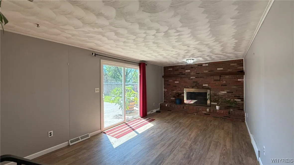 1031 Baseline Road, Grand Island, New York 14072, Grand Island, New York 14072, 3 Bedrooms Bedrooms, 10 Rooms Rooms,1 BathroomBathrooms,Residential,Closed,1031 Baseline Road, Grand Island, New York 14072,B1609132
