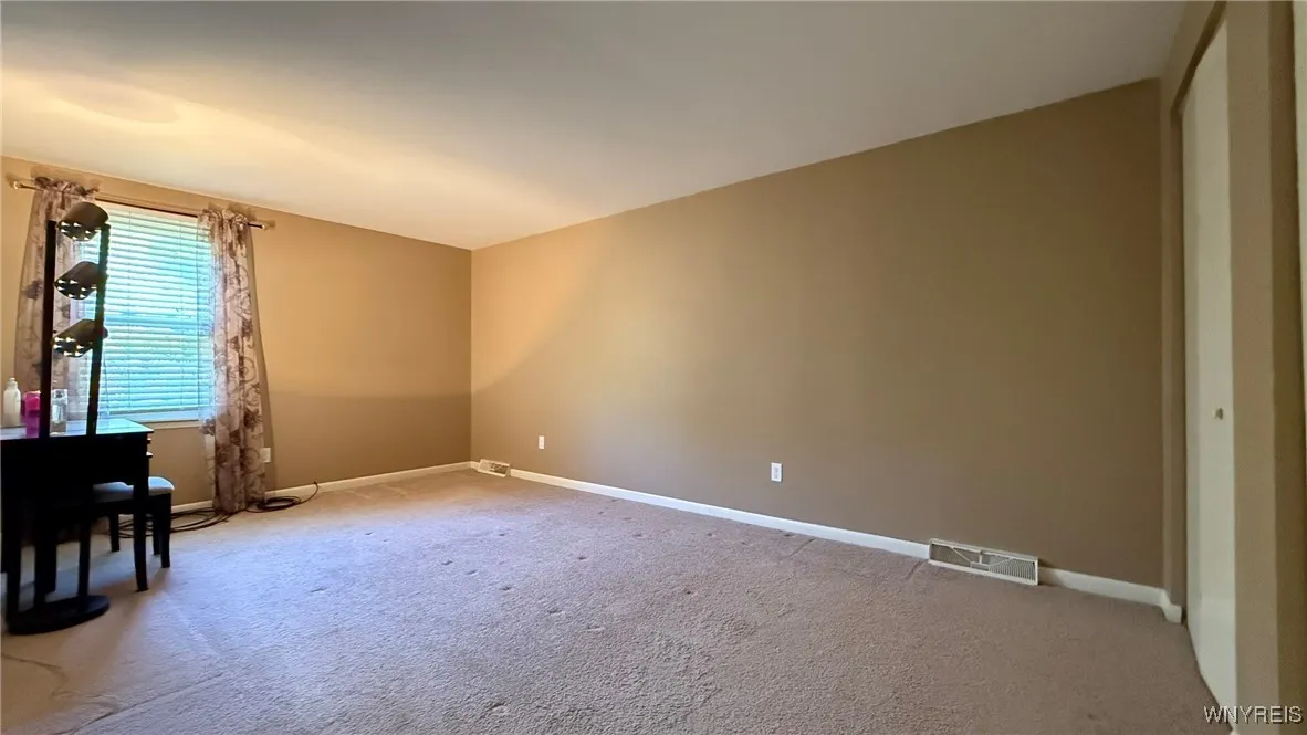 1031 Baseline Road, Grand Island, New York 14072, Grand Island, New York 14072, 3 Bedrooms Bedrooms, 10 Rooms Rooms,1 BathroomBathrooms,Residential,Closed,1031 Baseline Road, Grand Island, New York 14072,B1609132