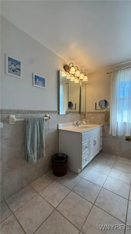 1031 Baseline Road, Grand Island, New York 14072, Grand Island, New York 14072, 3 Bedrooms Bedrooms, 10 Rooms Rooms,1 BathroomBathrooms,Residential,Closed,1031 Baseline Road, Grand Island, New York 14072,B1609132