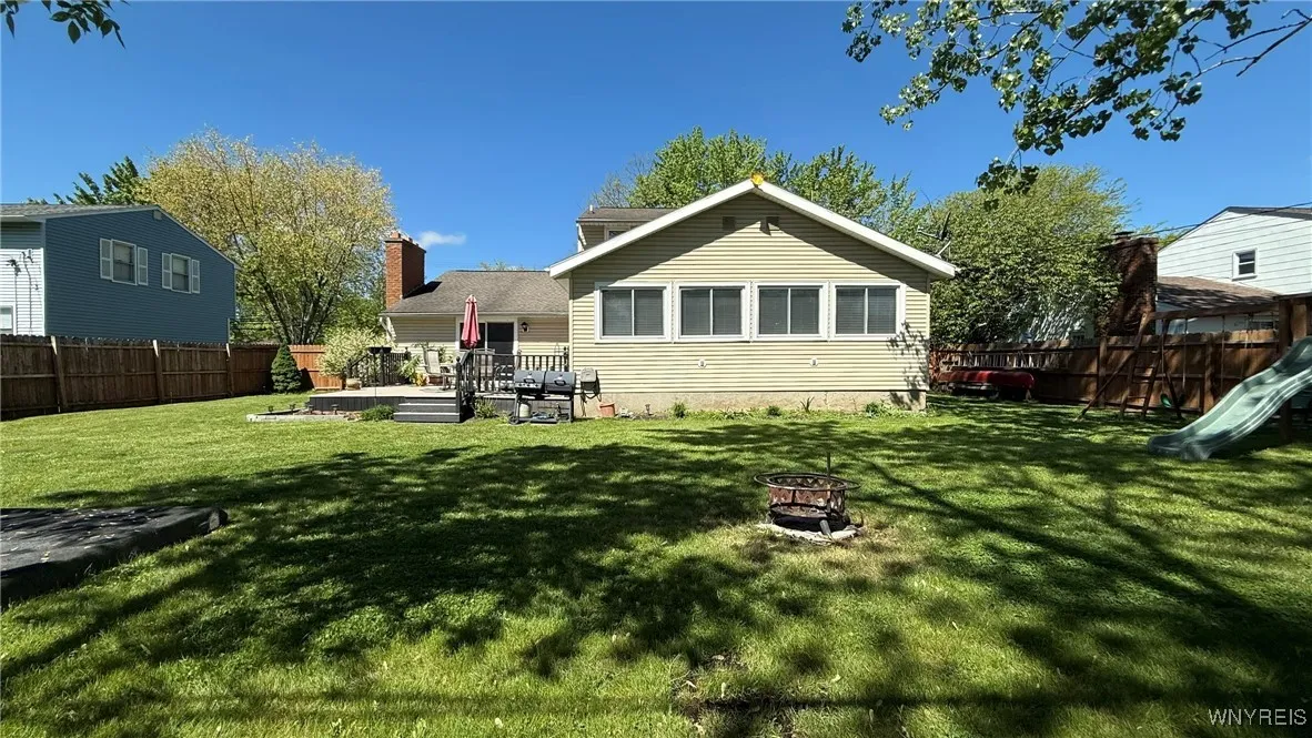 1031 Baseline Road, Grand Island, New York 14072, Grand Island, New York 14072, 3 Bedrooms Bedrooms, 10 Rooms Rooms,1 BathroomBathrooms,Residential,Closed,1031 Baseline Road, Grand Island, New York 14072,B1609132
