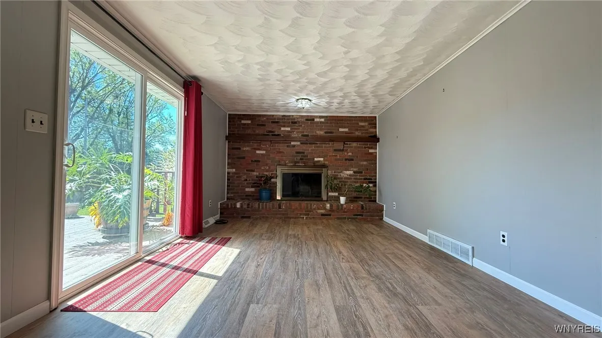 1031 Baseline Road, Grand Island, New York 14072, Grand Island, New York 14072, 3 Bedrooms Bedrooms, 10 Rooms Rooms,1 BathroomBathrooms,Residential,Closed,1031 Baseline Road, Grand Island, New York 14072,B1609132
