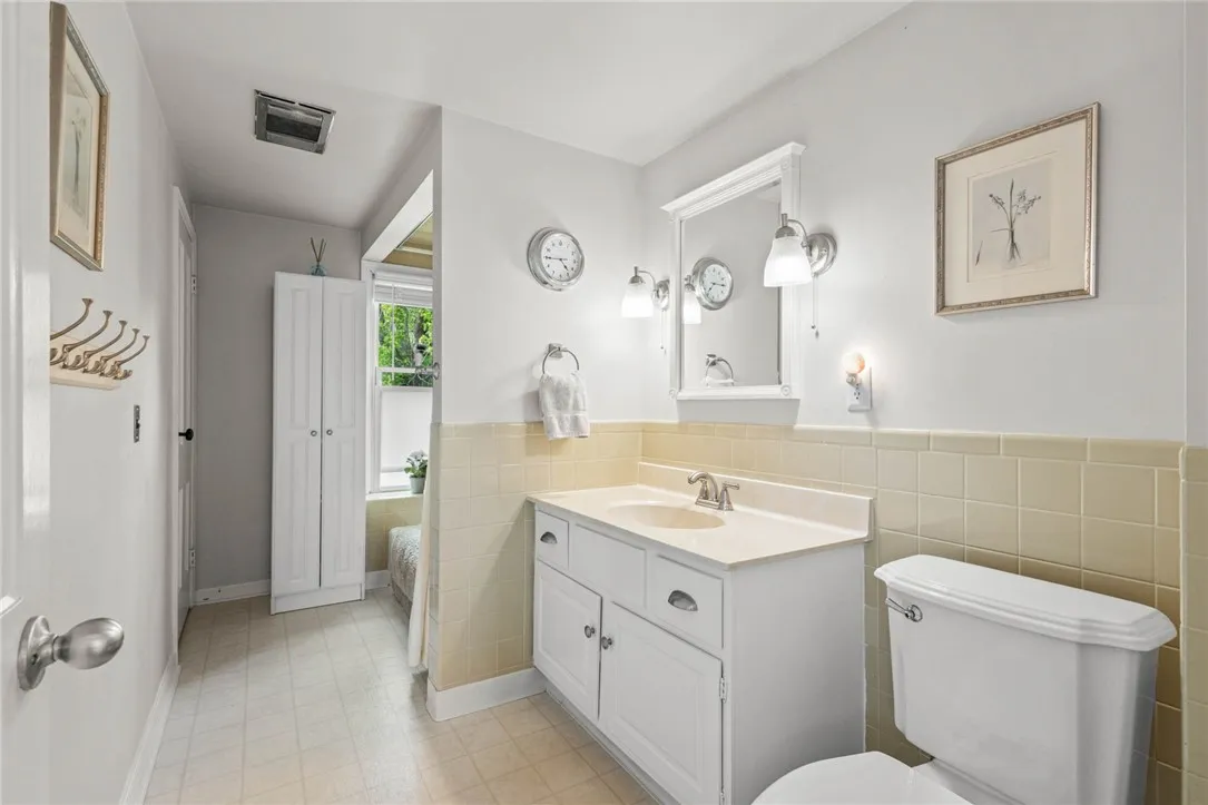 13 Exchange Street, Leroy, New York 14482, Leroy, New York 14482, 3 Bedrooms Bedrooms, 6 Rooms Rooms,1 BathroomBathrooms,Residential,Closed,13 Exchange Street, Leroy, New York 14482,R1606657
