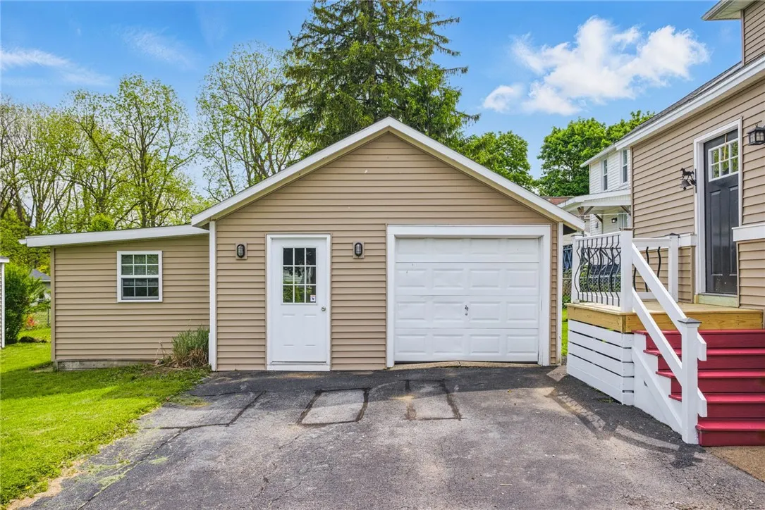 13 Exchange Street, Leroy, New York 14482, Leroy, New York 14482, 3 Bedrooms Bedrooms, 6 Rooms Rooms,1 BathroomBathrooms,Residential,Closed,13 Exchange Street, Leroy, New York 14482,R1606657