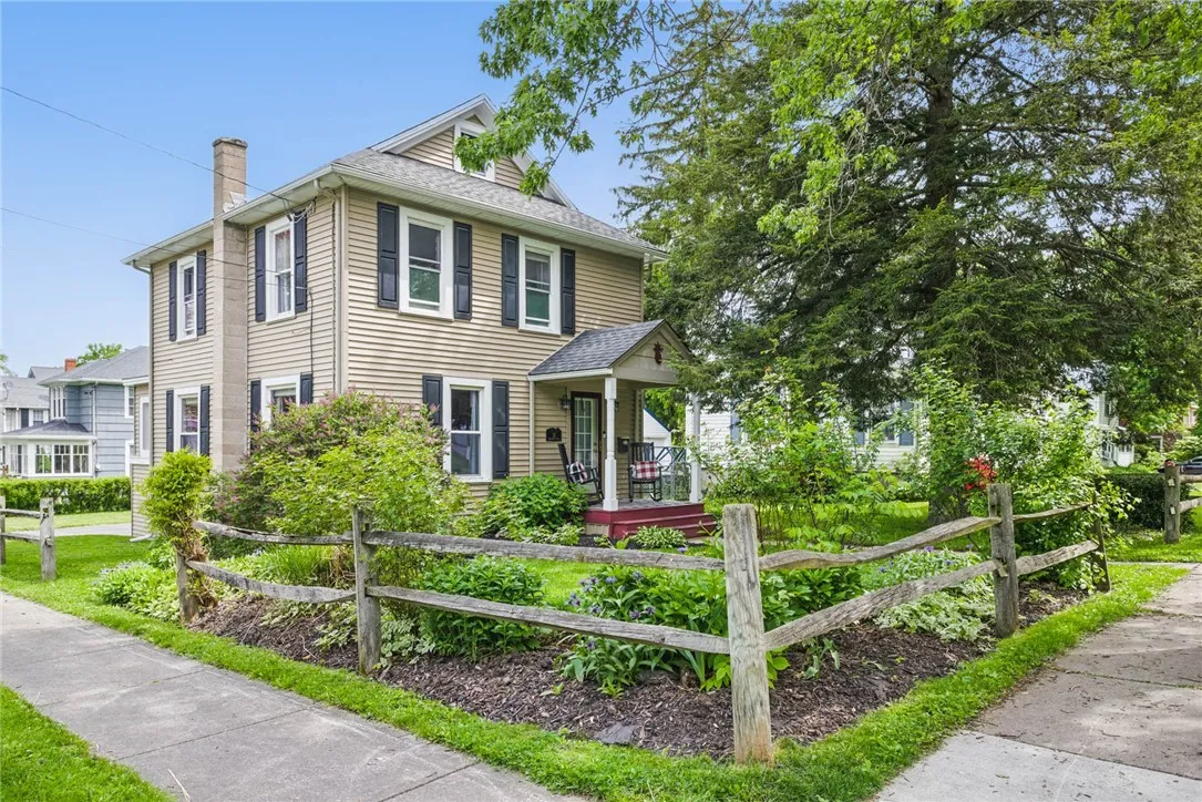 13 Exchange Street, Leroy, New York 14482, Leroy, New York 14482, 3 Bedrooms Bedrooms, 6 Rooms Rooms,1 BathroomBathrooms,Residential,Closed,13 Exchange Street, Leroy, New York 14482,R1606657