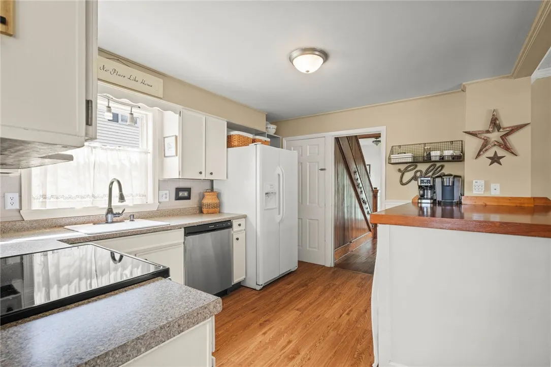 13 Exchange Street, Leroy, New York 14482, Leroy, New York 14482, 3 Bedrooms Bedrooms, 6 Rooms Rooms,1 BathroomBathrooms,Residential,Closed,13 Exchange Street, Leroy, New York 14482,R1606657