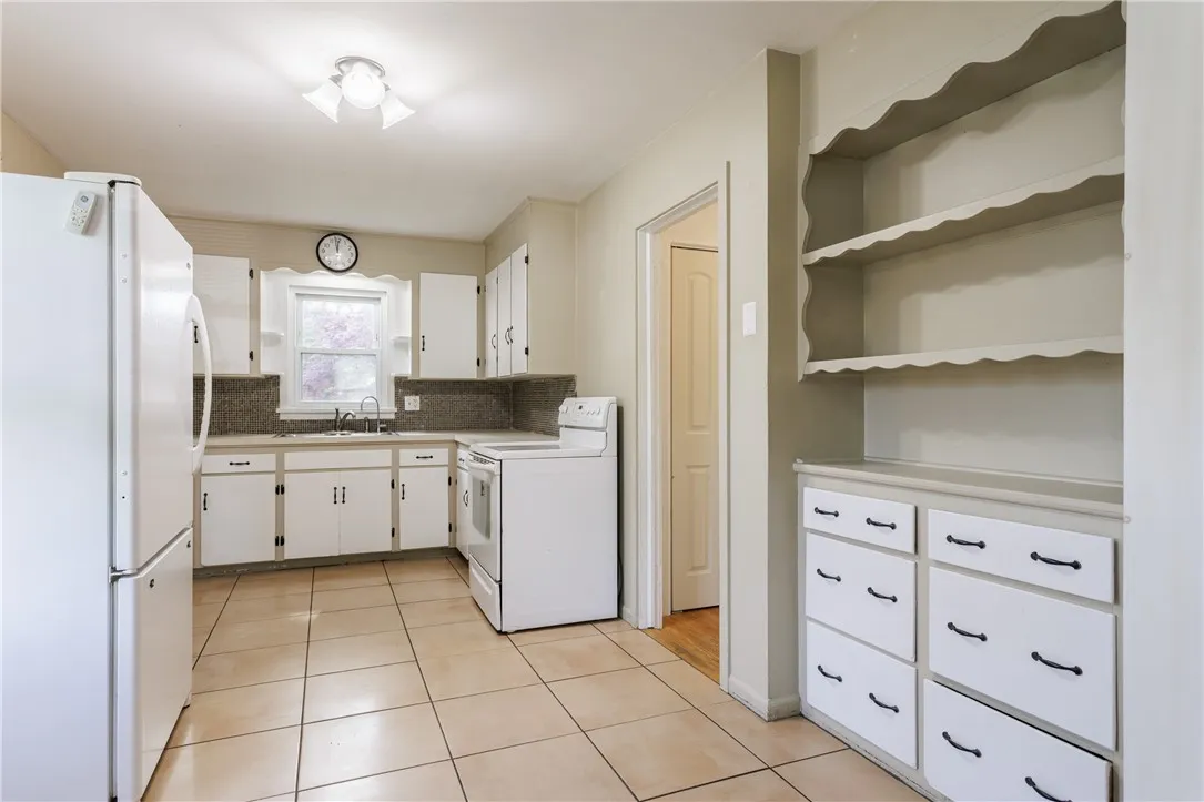 89 Arlidge Drive, Greece, New York 14616, Greece, New York 14616, 3 Bedrooms Bedrooms, 6 Rooms Rooms,1 BathroomBathrooms,Residential,Closed,89 Arlidge Drive, Greece, New York 14616,R1609368