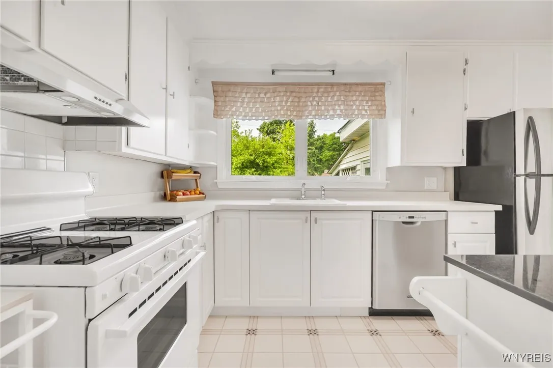 4226 Shimerville Rd, Clarence, New York 14031, Clarence, New York 14031, 3 Bedrooms Bedrooms, 8 Rooms Rooms,1 BathroomBathrooms,Residential,Closed,4226 Shimerville Rd, Clarence, New York 14031,B1610261