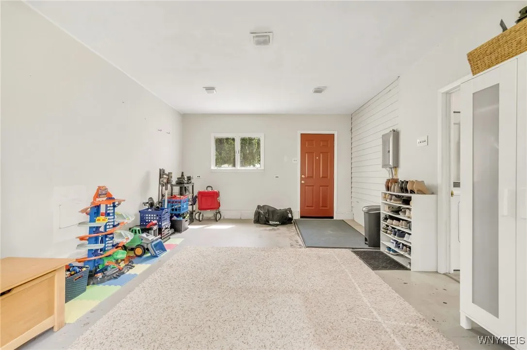 4226 Shimerville Rd, Clarence, New York 14031, Clarence, New York 14031, 3 Bedrooms Bedrooms, 8 Rooms Rooms,1 BathroomBathrooms,Residential,Closed,4226 Shimerville Rd, Clarence, New York 14031,B1610261