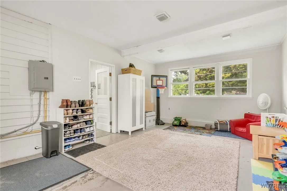 4226 Shimerville Rd, Clarence, New York 14031, Clarence, New York 14031, 3 Bedrooms Bedrooms, 8 Rooms Rooms,1 BathroomBathrooms,Residential,Closed,4226 Shimerville Rd, Clarence, New York 14031,B1610261