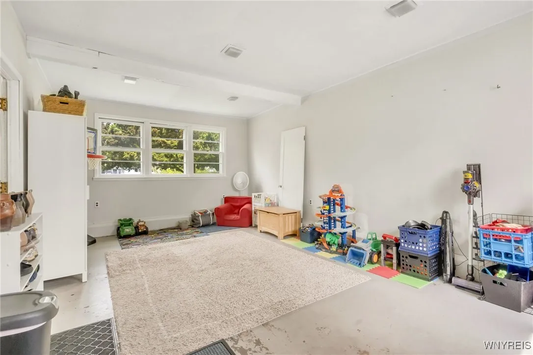 4226 Shimerville Rd, Clarence, New York 14031, Clarence, New York 14031, 3 Bedrooms Bedrooms, 8 Rooms Rooms,1 BathroomBathrooms,Residential,Closed,4226 Shimerville Rd, Clarence, New York 14031,B1610261
