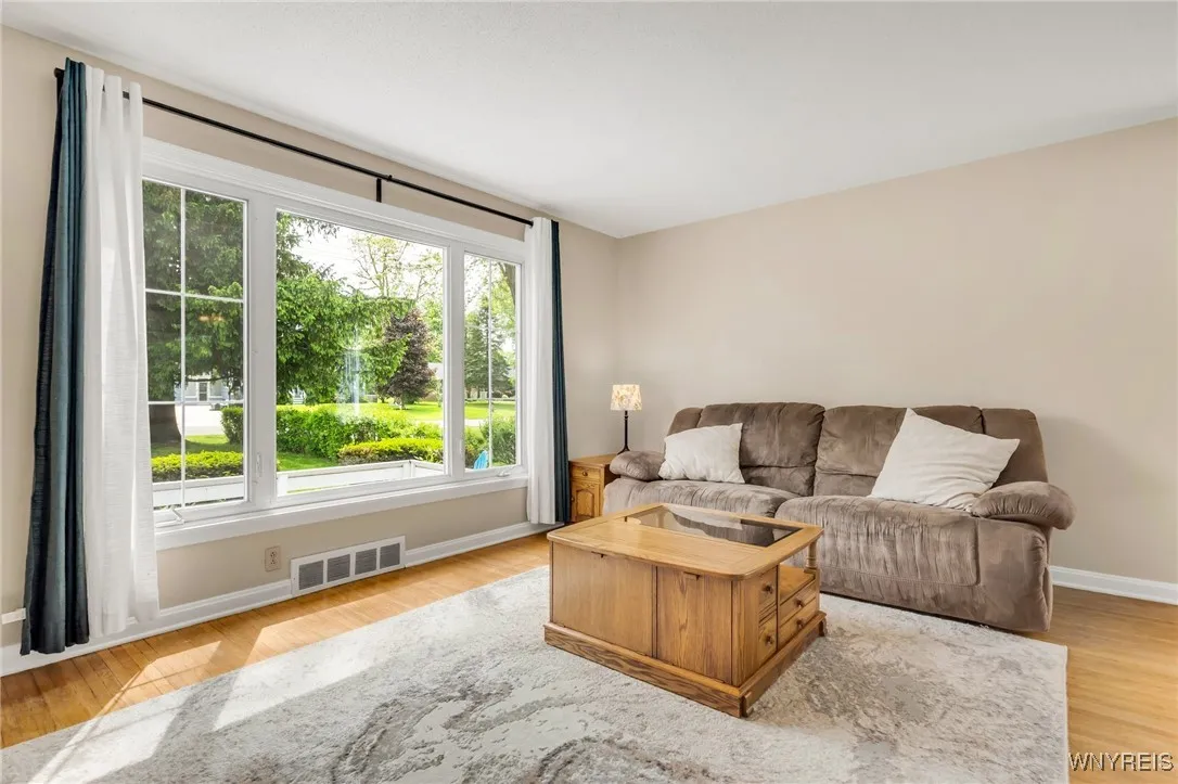 4226 Shimerville Rd, Clarence, New York 14031, Clarence, New York 14031, 3 Bedrooms Bedrooms, 8 Rooms Rooms,1 BathroomBathrooms,Residential,Closed,4226 Shimerville Rd, Clarence, New York 14031,B1610261
