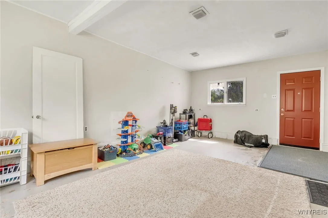 4226 Shimerville Rd, Clarence, New York 14031, Clarence, New York 14031, 3 Bedrooms Bedrooms, 8 Rooms Rooms,1 BathroomBathrooms,Residential,Closed,4226 Shimerville Rd, Clarence, New York 14031,B1610261