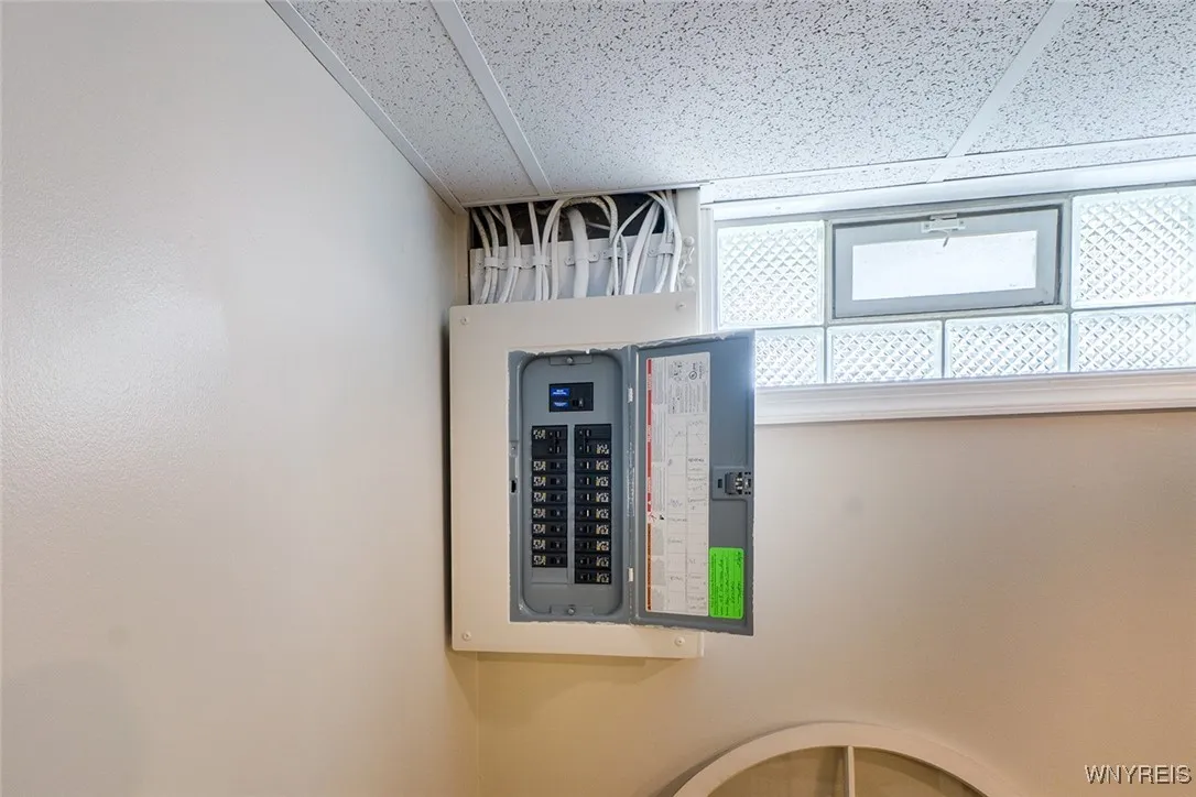 48 Hartford Avenue, Tonawanda-town, New York 14223, Tonawanda, New York 14223, 3 Bedrooms Bedrooms, 7 Rooms Rooms,2 BathroomsBathrooms,Residential,Closed,48 Hartford Avenue, Tonawanda-town, New York 14223,B1610259