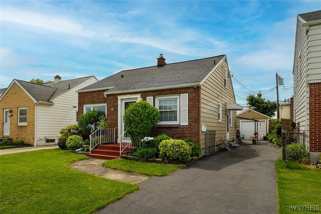 48 Hartford Avenue, Tonawanda-town, New York 14223, Tonawanda, New York 14223, 3 Bedrooms Bedrooms, 7 Rooms Rooms,2 BathroomsBathrooms,Residential,Closed,48 Hartford Avenue, Tonawanda-town, New York 14223,B1610259