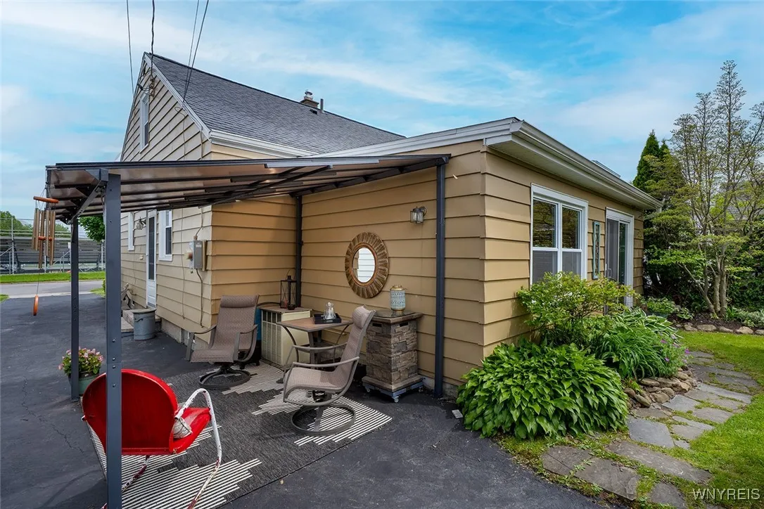 48 Hartford Avenue, Tonawanda-town, New York 14223, Tonawanda, New York 14223, 3 Bedrooms Bedrooms, 7 Rooms Rooms,2 BathroomsBathrooms,Residential,Closed,48 Hartford Avenue, Tonawanda-town, New York 14223,B1610259