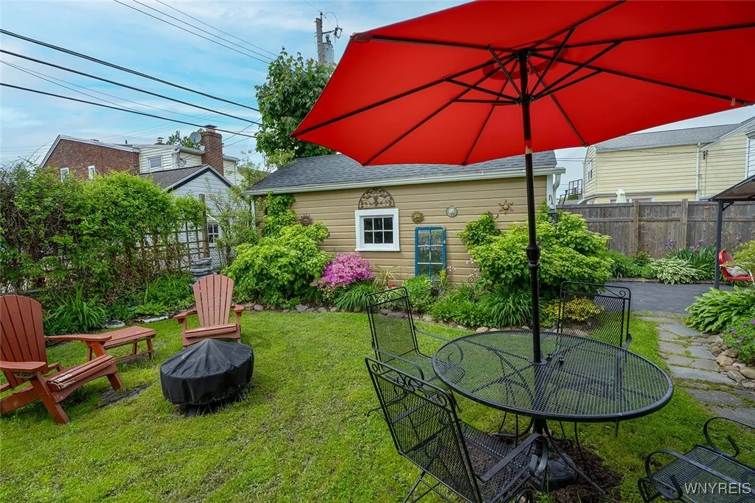 48 Hartford Avenue, Tonawanda-town, New York 14223, Tonawanda, New York 14223, 3 Bedrooms Bedrooms, 7 Rooms Rooms,2 BathroomsBathrooms,Residential,Closed,48 Hartford Avenue, Tonawanda-town, New York 14223,B1610259