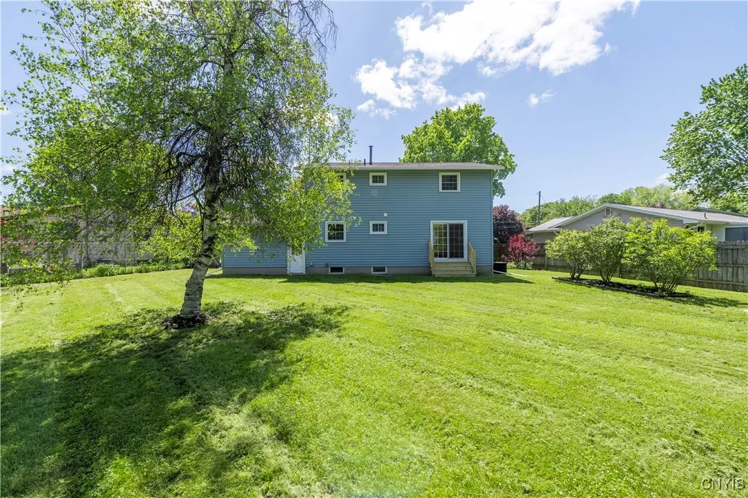107 Rosewood Dr, Clay, New York 13090, Clay, New York 13090, 4 Bedrooms Bedrooms, 7 Rooms Rooms,2 BathroomsBathrooms,Residential,Closed,107 Rosewood Dr, Clay, New York 13090,S1610210