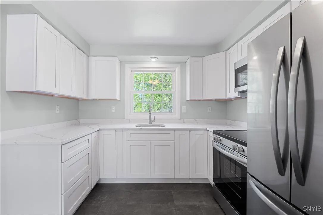 107 Rosewood Dr, Clay, New York 13090, Clay, New York 13090, 4 Bedrooms Bedrooms, 7 Rooms Rooms,2 BathroomsBathrooms,Residential,Closed,107 Rosewood Dr, Clay, New York 13090,S1610210