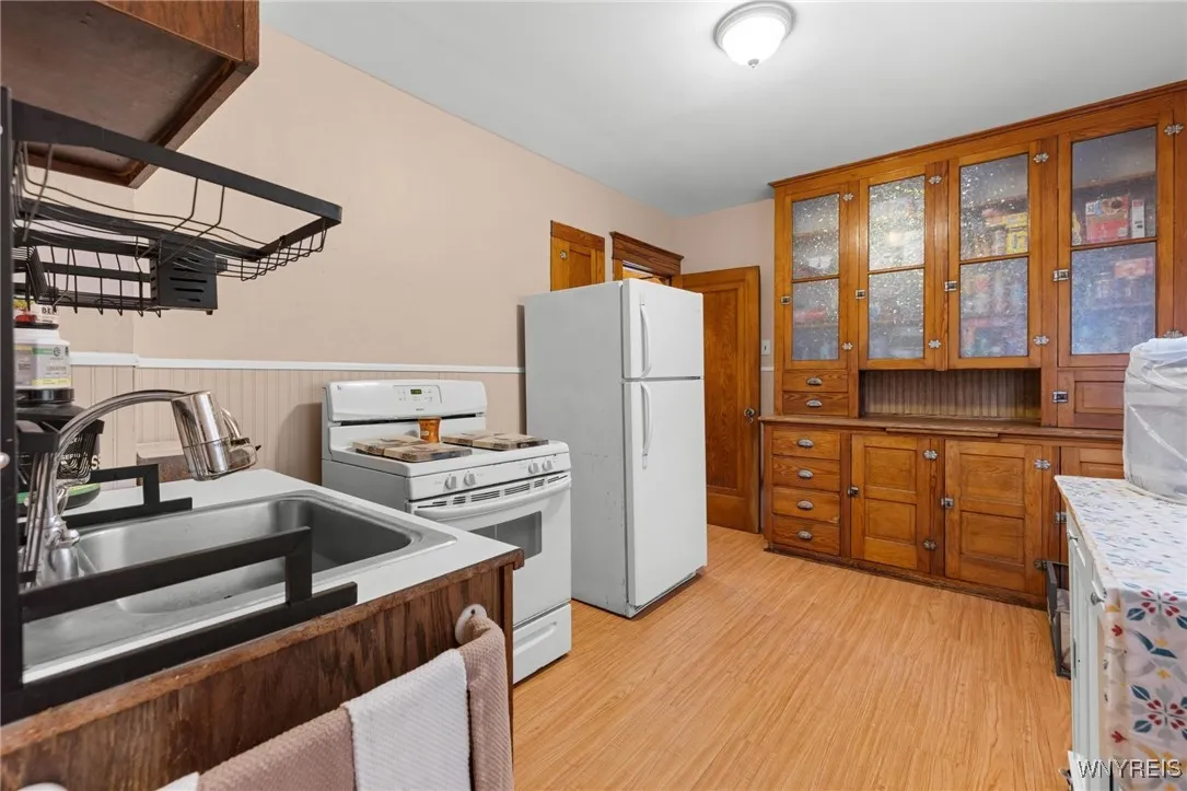 30 Ashton Place, Buffalo, New York 14220, Buffalo, New York 14220, 3 Bedrooms Bedrooms, 8 Rooms Rooms,1 BathroomBathrooms,Residential,Closed,30 Ashton Place, Buffalo, New York 14220,0,B1610207