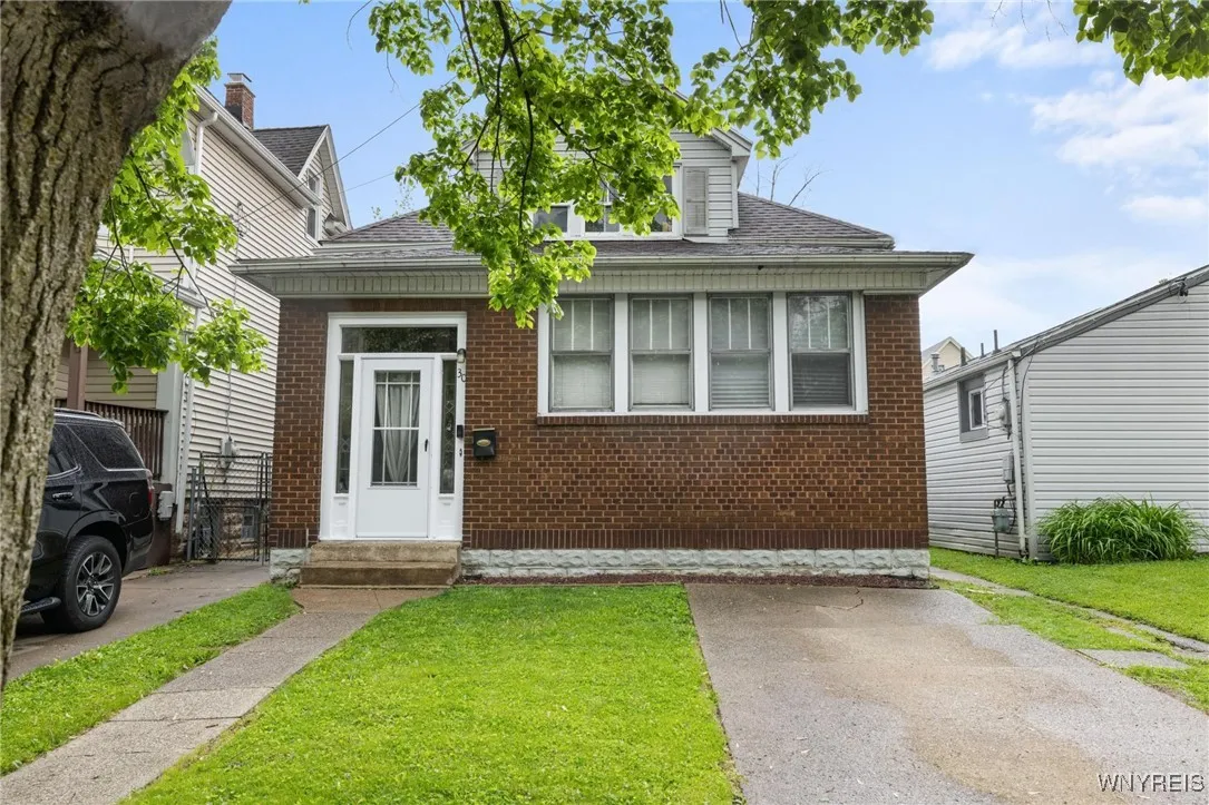 30 Ashton Place, Buffalo, New York 14220, Buffalo, New York 14220, 3 Bedrooms Bedrooms, 8 Rooms Rooms,1 BathroomBathrooms,Residential,Closed,30 Ashton Place, Buffalo, New York 14220,0,B1610207
