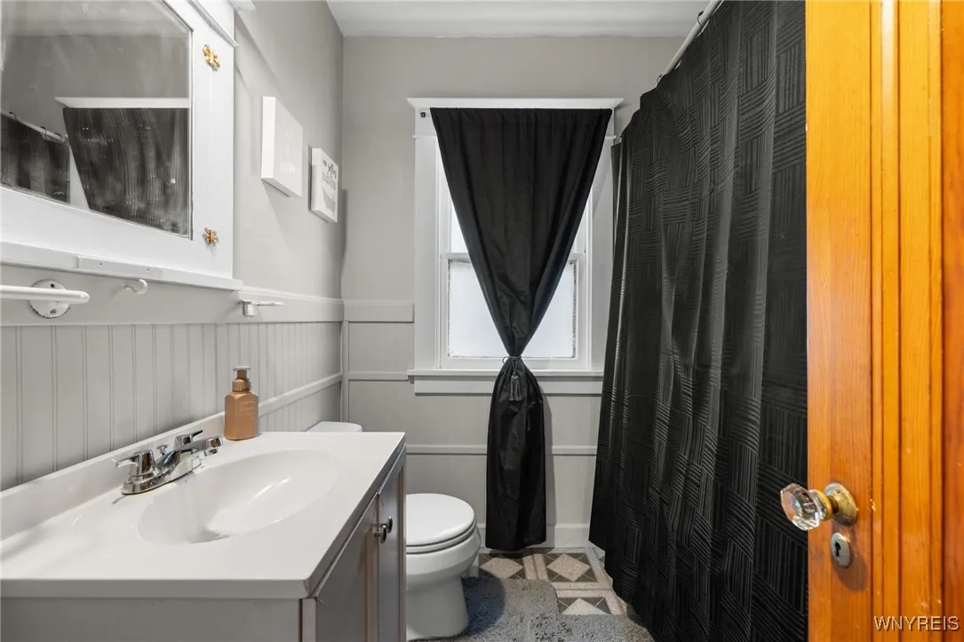 30 Ashton Place, Buffalo, New York 14220, Buffalo, New York 14220, 3 Bedrooms Bedrooms, 8 Rooms Rooms,1 BathroomBathrooms,Residential,Closed,30 Ashton Place, Buffalo, New York 14220,0,B1610207
