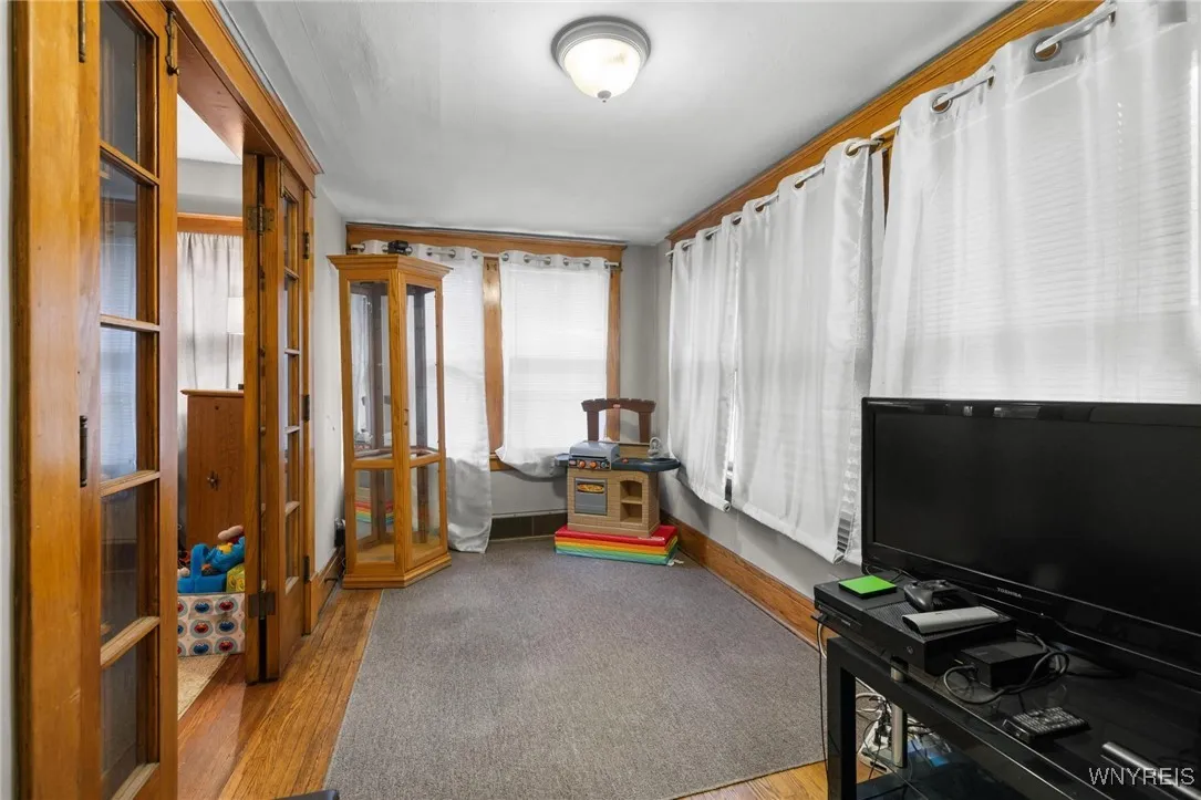 30 Ashton Place, Buffalo, New York 14220, Buffalo, New York 14220, 3 Bedrooms Bedrooms, 8 Rooms Rooms,1 BathroomBathrooms,Residential,Closed,30 Ashton Place, Buffalo, New York 14220,0,B1610207