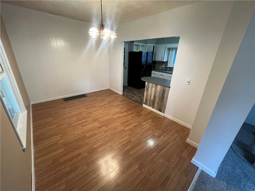 142 West William Street, Corning-city, New York 14, Corning City, New York 14830, 3 Bedrooms Bedrooms, 9 Rooms Rooms,1 BathroomBathrooms,Residential,Closed,142 West William Street, Corning-city, New York 14,0,R1610344