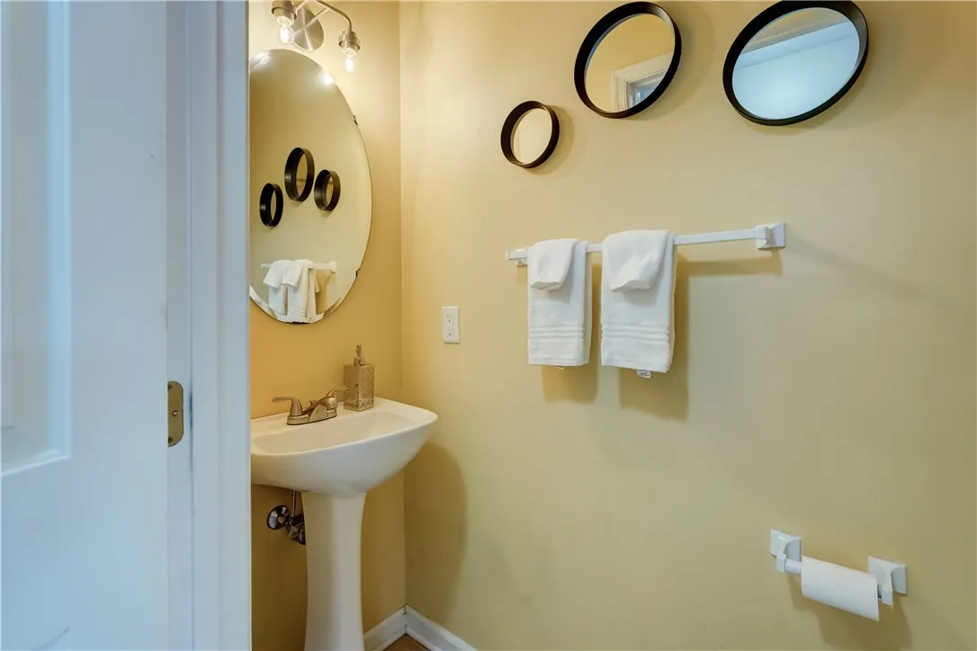 22 Butterfly Lane, Henrietta, New York 14586, Henrietta, New York 14586, 3 Bedrooms Bedrooms, 6 Rooms Rooms,2 BathroomsBathrooms,Residential,Closed,22 Butterfly Lane, Henrietta, New York 14586,R1609859