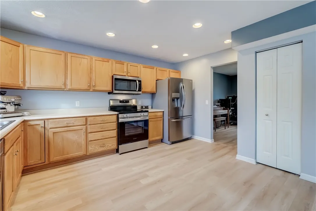 22 Butterfly Lane, Henrietta, New York 14586, Henrietta, New York 14586, 3 Bedrooms Bedrooms, 6 Rooms Rooms,2 BathroomsBathrooms,Residential,Closed,22 Butterfly Lane, Henrietta, New York 14586,R1609859