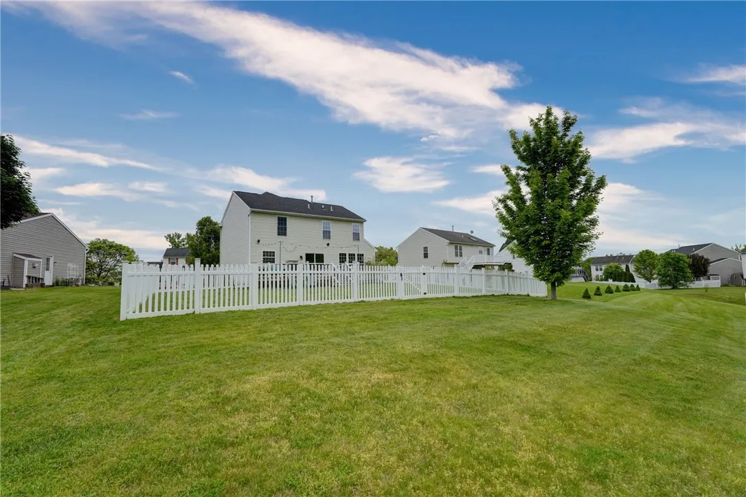 22 Butterfly Lane, Henrietta, New York 14586, Henrietta, New York 14586, 3 Bedrooms Bedrooms, 6 Rooms Rooms,2 BathroomsBathrooms,Residential,Closed,22 Butterfly Lane, Henrietta, New York 14586,R1609859