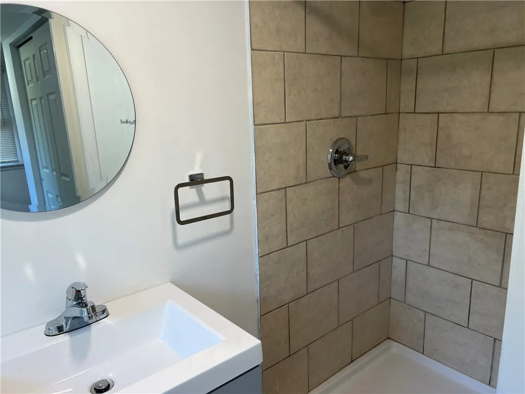 3 Pleasant Street, Chili, New York 14514, Chili, New York 14514, 2 Bedrooms Bedrooms, 4 Rooms Rooms,2 BathroomsBathrooms,Residential,Closed,3 Pleasant Street, Chili, New York 14514,R1609611