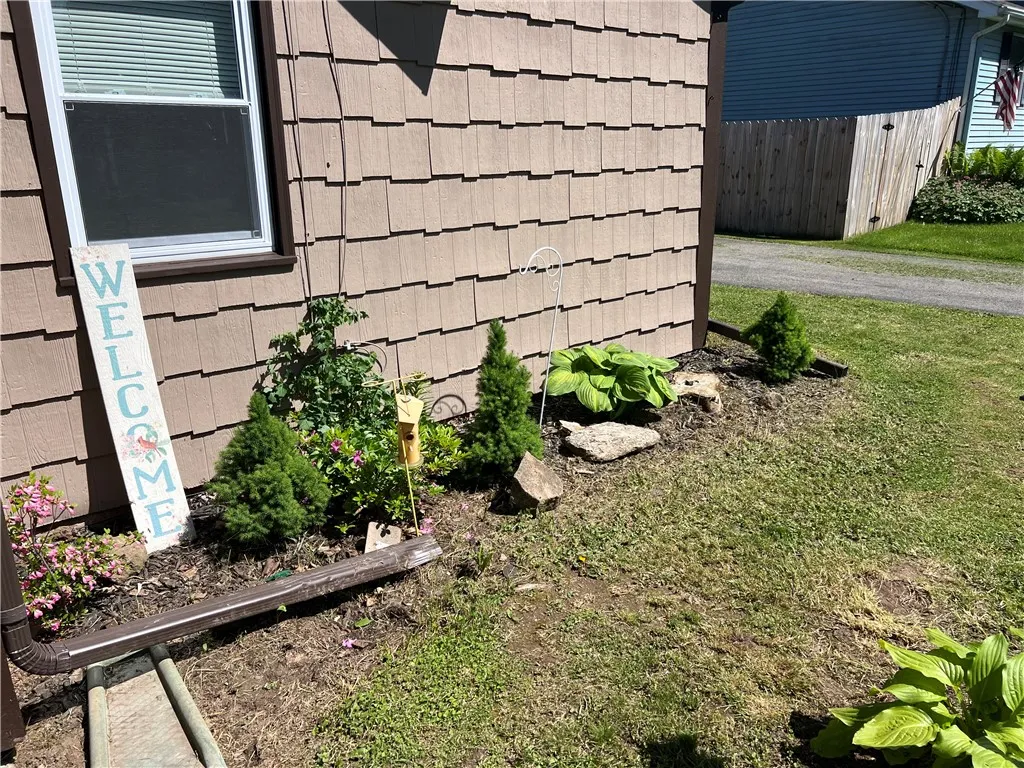 3 Pleasant Street, Chili, New York 14514, Chili, New York 14514, 2 Bedrooms Bedrooms, 4 Rooms Rooms,2 BathroomsBathrooms,Residential,Closed,3 Pleasant Street, Chili, New York 14514,R1609611