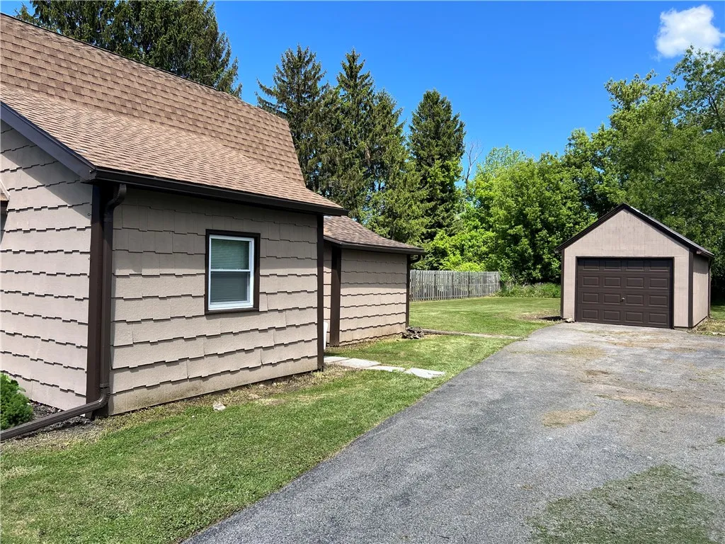 3 Pleasant Street, Chili, New York 14514, Chili, New York 14514, 2 Bedrooms Bedrooms, 4 Rooms Rooms,2 BathroomsBathrooms,Residential,Closed,3 Pleasant Street, Chili, New York 14514,R1609611