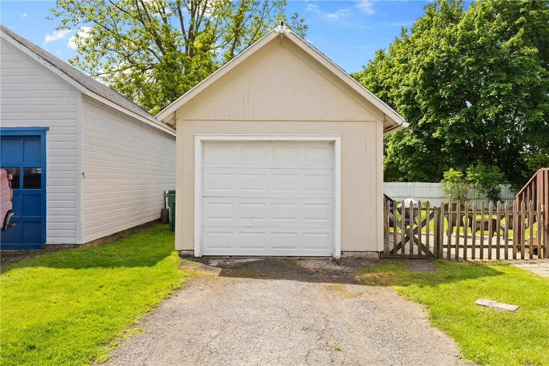 1 Car Detached Garage