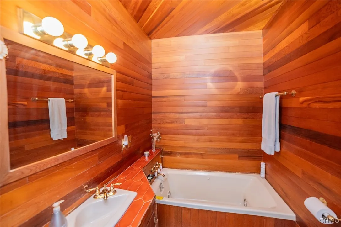 330 Wellesley Road, Syracuse, New York 13207, Syracuse, New York 13207, 4 Bedrooms Bedrooms, 10 Rooms Rooms,3 BathroomsBathrooms,Residential,Closed,330 Wellesley Road, Syracuse, New York 13207,S1609564