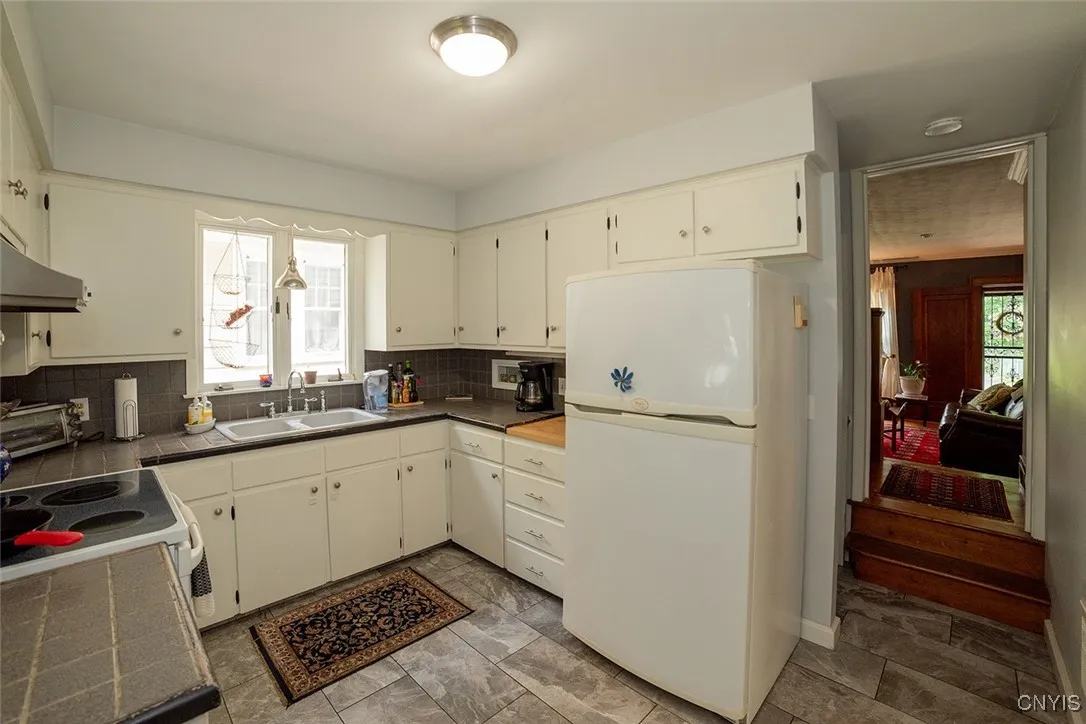 330 Wellesley Road, Syracuse, New York 13207, Syracuse, New York 13207, 4 Bedrooms Bedrooms, 10 Rooms Rooms,3 BathroomsBathrooms,Residential,Closed,330 Wellesley Road, Syracuse, New York 13207,S1609564