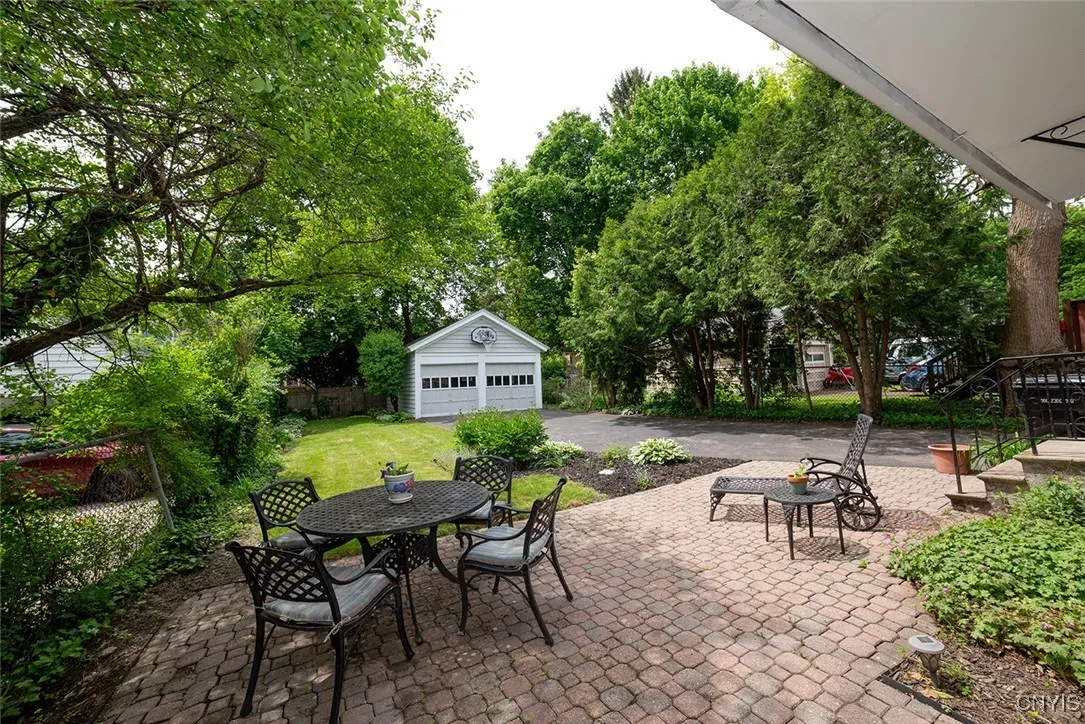 330 Wellesley Road, Syracuse, New York 13207, Syracuse, New York 13207, 4 Bedrooms Bedrooms, 10 Rooms Rooms,3 BathroomsBathrooms,Residential,Closed,330 Wellesley Road, Syracuse, New York 13207,S1609564